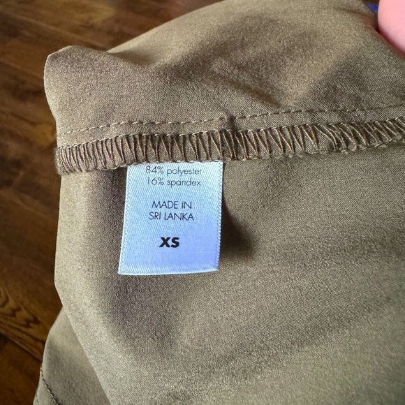 Lucy Green Short Sleeve Snap Front Flex Adventure Dress - Picture 5 of 5